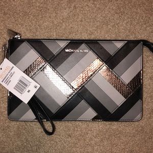 Michael Kors Large wristlet